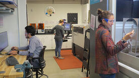 Students using the capabilities of the APC. Credit: Yale Wright Laboratory/Victoria Misenti